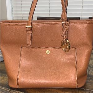 Michael Kors Voyager Medium Leather Tote